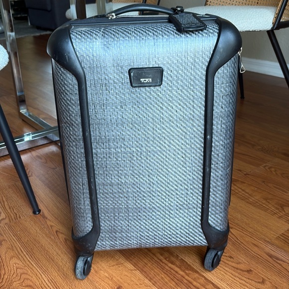 TUMI Tegra Lite Continental Carry On Luggage T-Graphite 2 - Picture 1 of 15